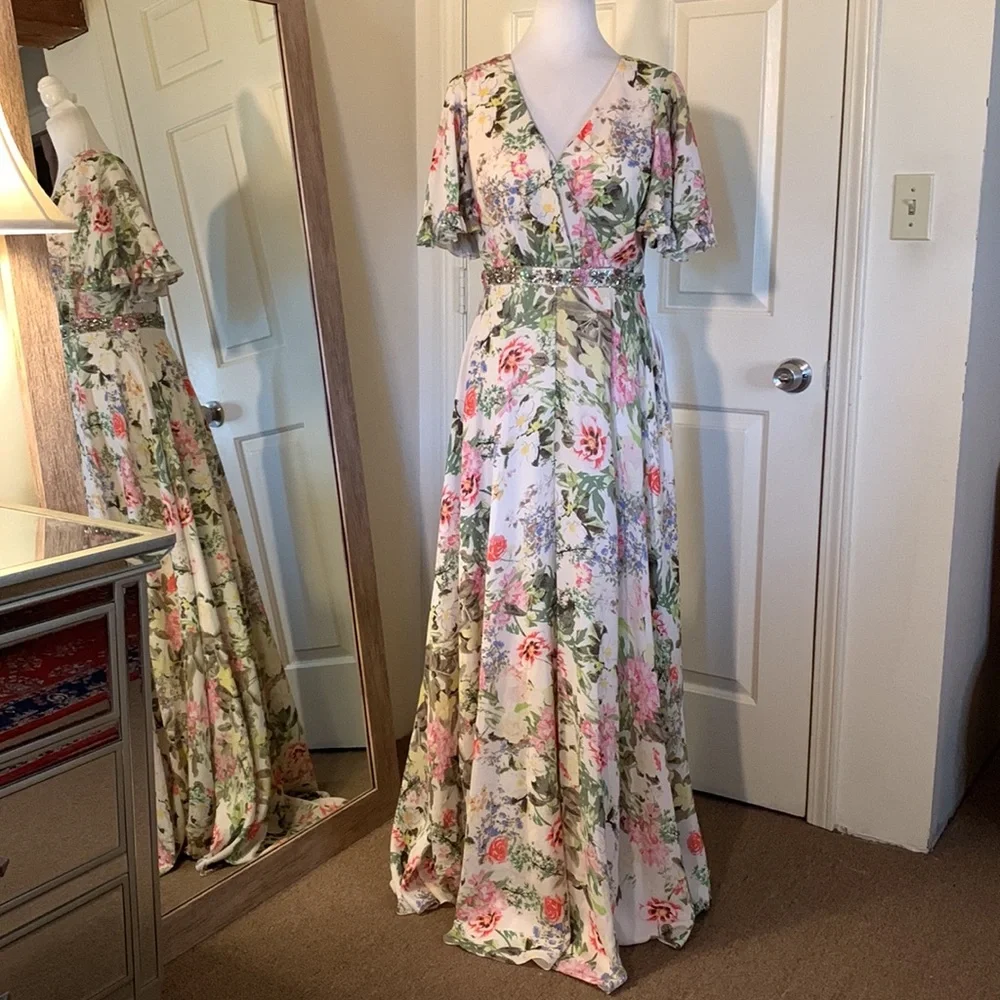 MAC DUGGAL
Floral Print Faux Wrap Flutter Sleeve A Line Gown - Picture 4 of 17